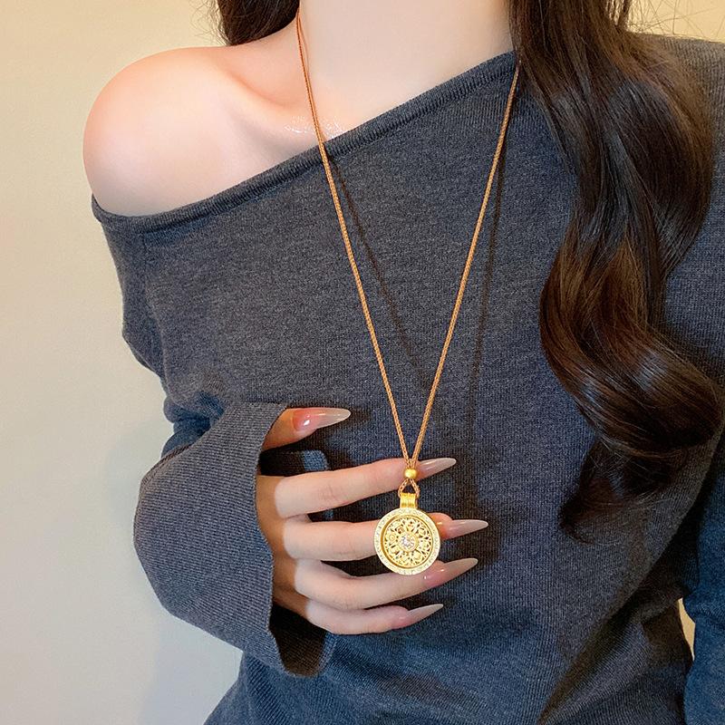 Rotatable Eight Treasures Compass Pendant Necklace Women's New Chinese Retro Long Sweater Chain Premium Feeling Accessories