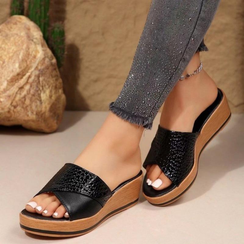 New Women's Shoes Light and Comfortable Wedge Heel Slippers Women's Trend Women's Shoes Youth Versatile Outer Wear Cool Slippers