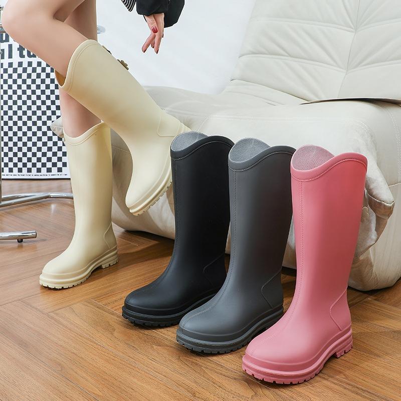 Fashion rain shoes four-leaf clover British women's high rain boots thickened non-slip integrated women's water shoes travel wading rubber shoes