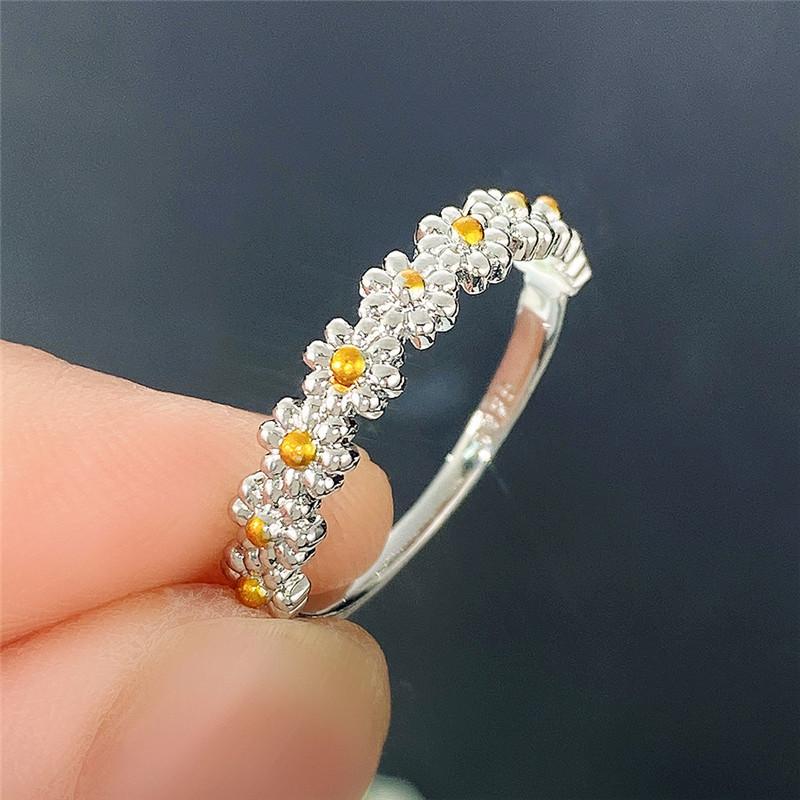 1pc Sweet Daisy Ring Women's Summer Two-color Flower
