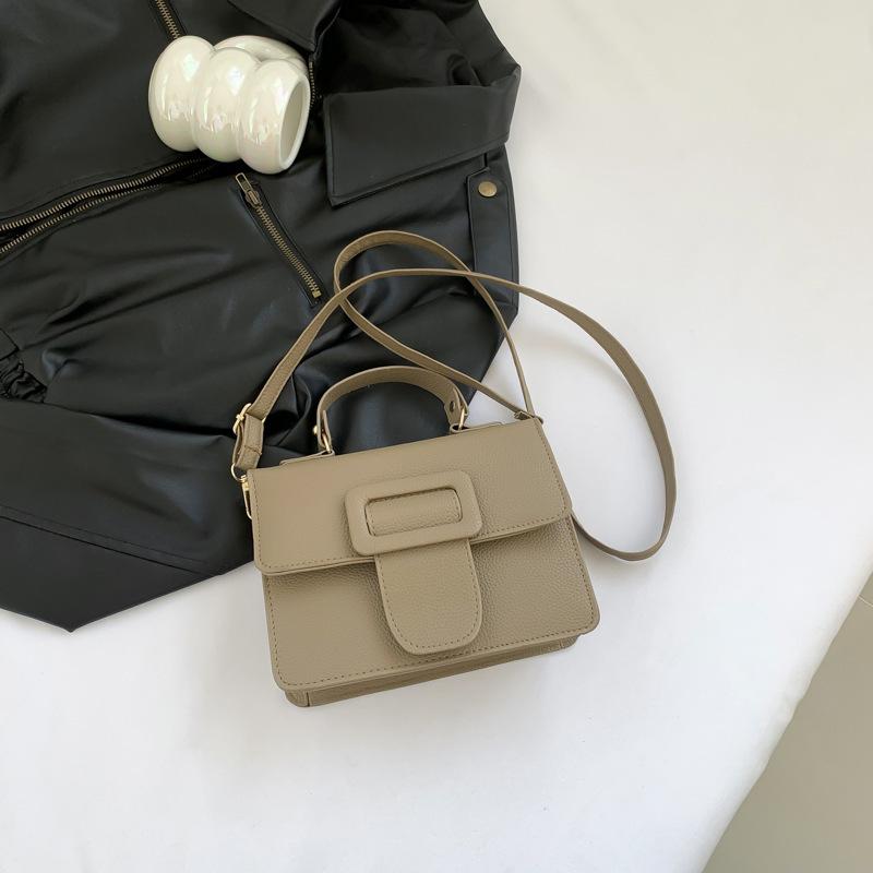 2025 New Polly Bag Women's Niche Design Trendy Brand Baguette Bag Retro Shoulder Armpit Bag Simple Cambridge Bag