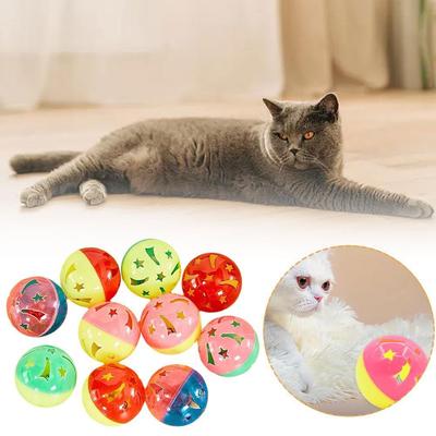 Náhodná barva 5cm plastové míčky pro kočky se zvonkem uvnitř Hrát Pounce Bell Pet Jingle Indoor Ball I7C5