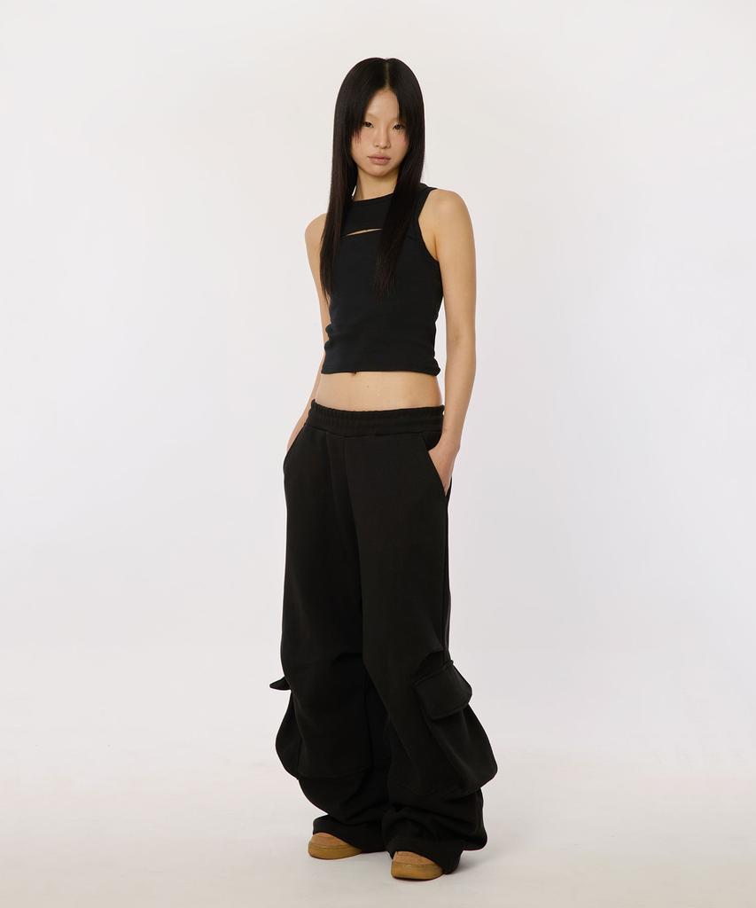 BOUNDARY Big Pocket Cargo Parachute Training Pants [Black]