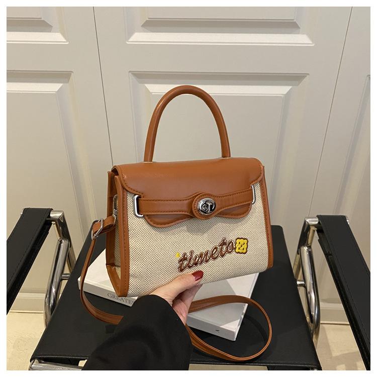 Texture retro, popular fashion this year 2025 letter new color matching crossbody portable shoulder small square bag women