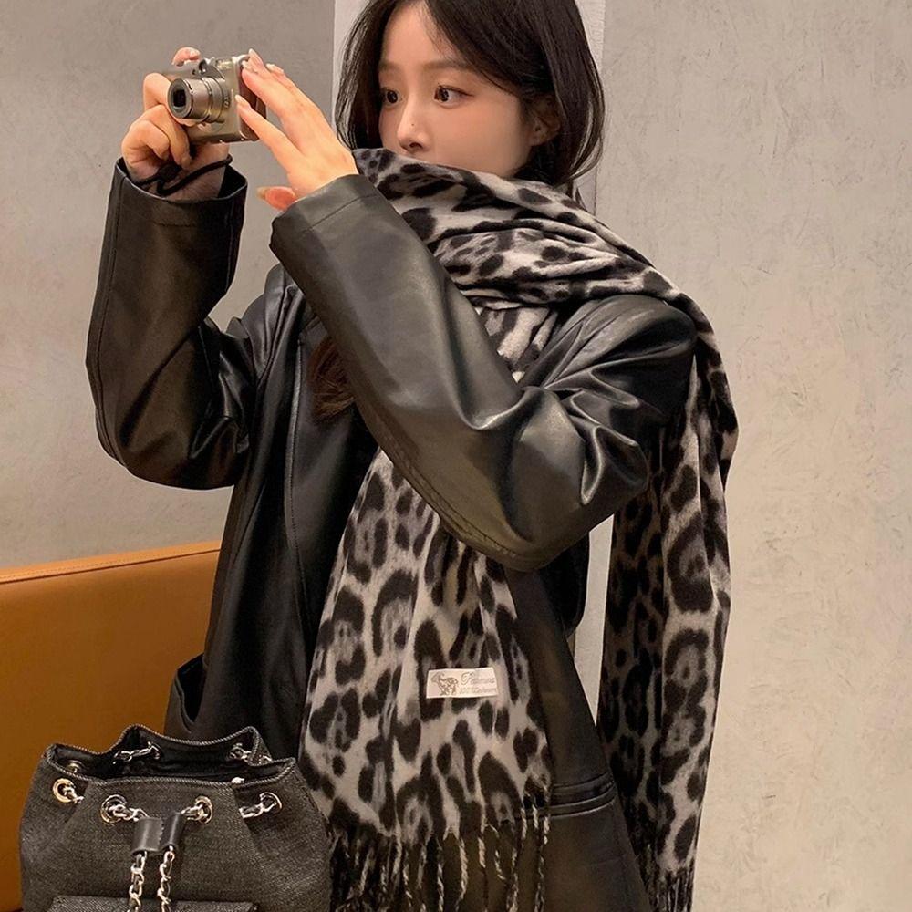 Sweet Cool Leopard Pattern Scarf Retro Wool Shawl Elegant Tassel Scarves  Male