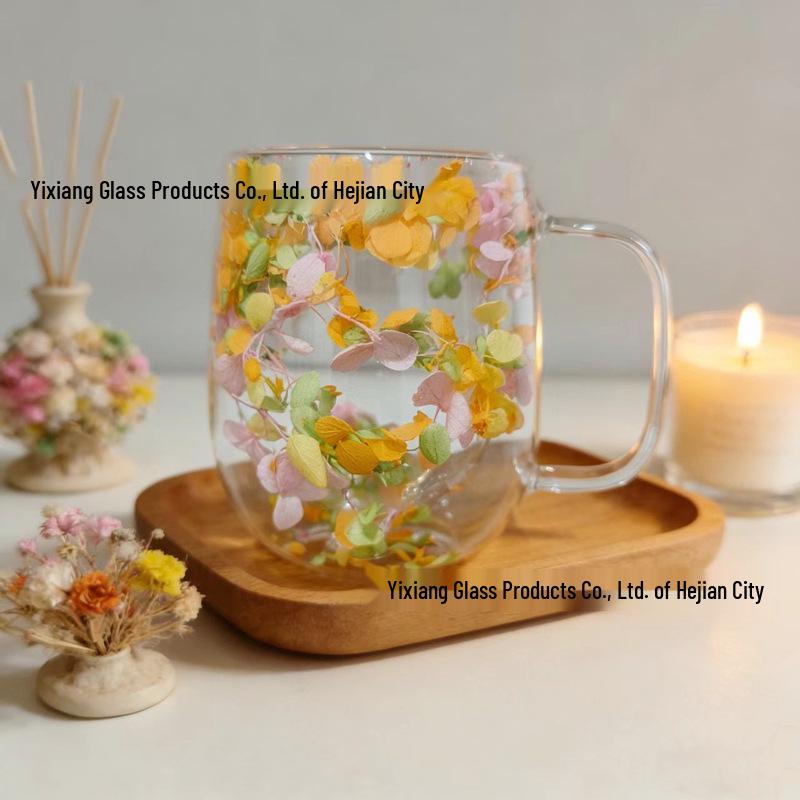 High-Value Double-Walled Glass Cup with Real Dried Flowers