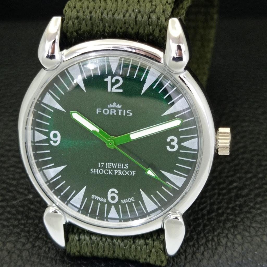 VINTAGE HAND-WINDING SWISS MENS REFURBISHED GREEN COLOR DIAL WATCH a700885-5 R205a-a700885