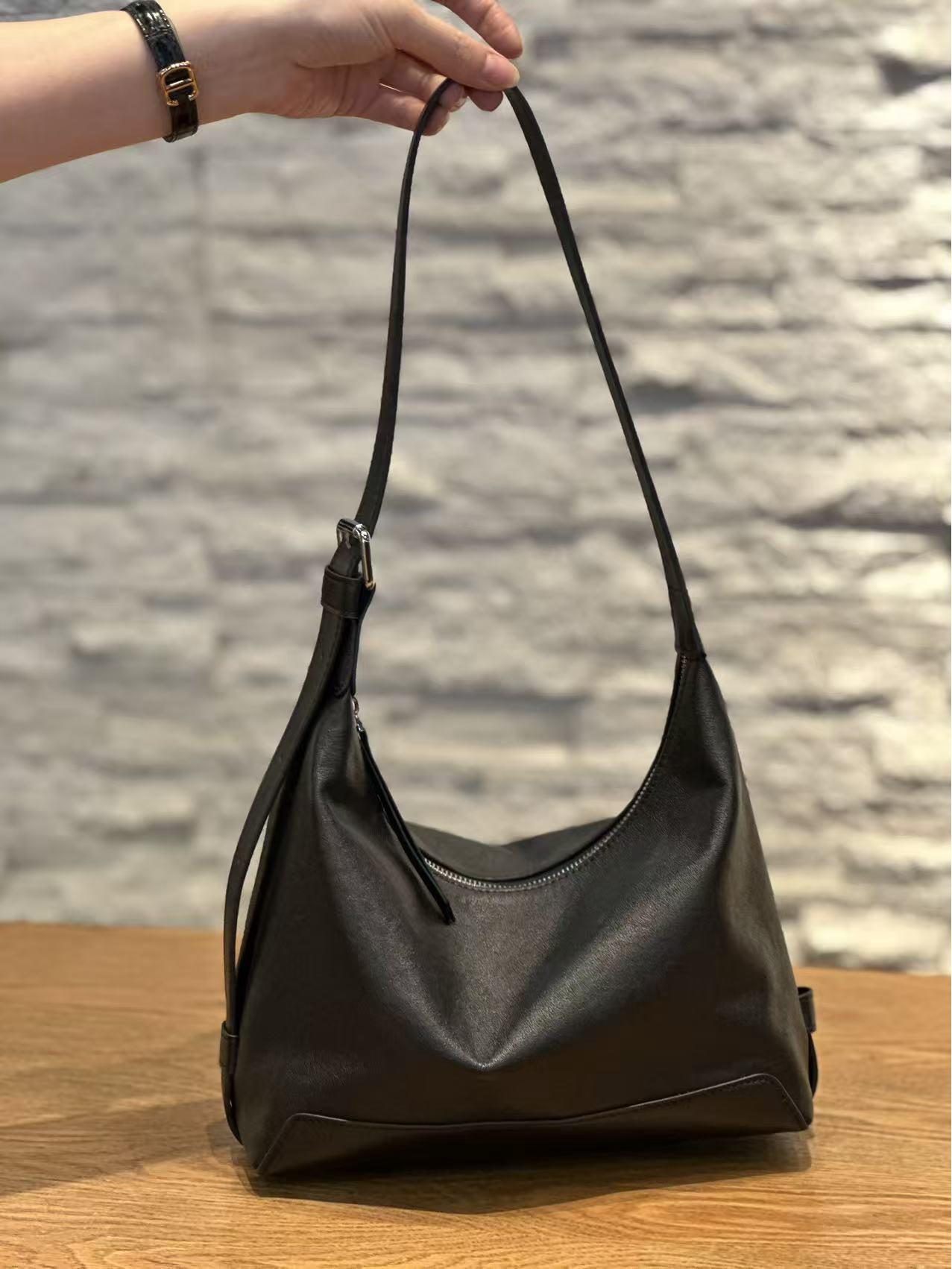 

2025 Spring Trendy Large Capacity Korean Style Women s Casual Shoulder Tote Bag 25*9.5*21cm