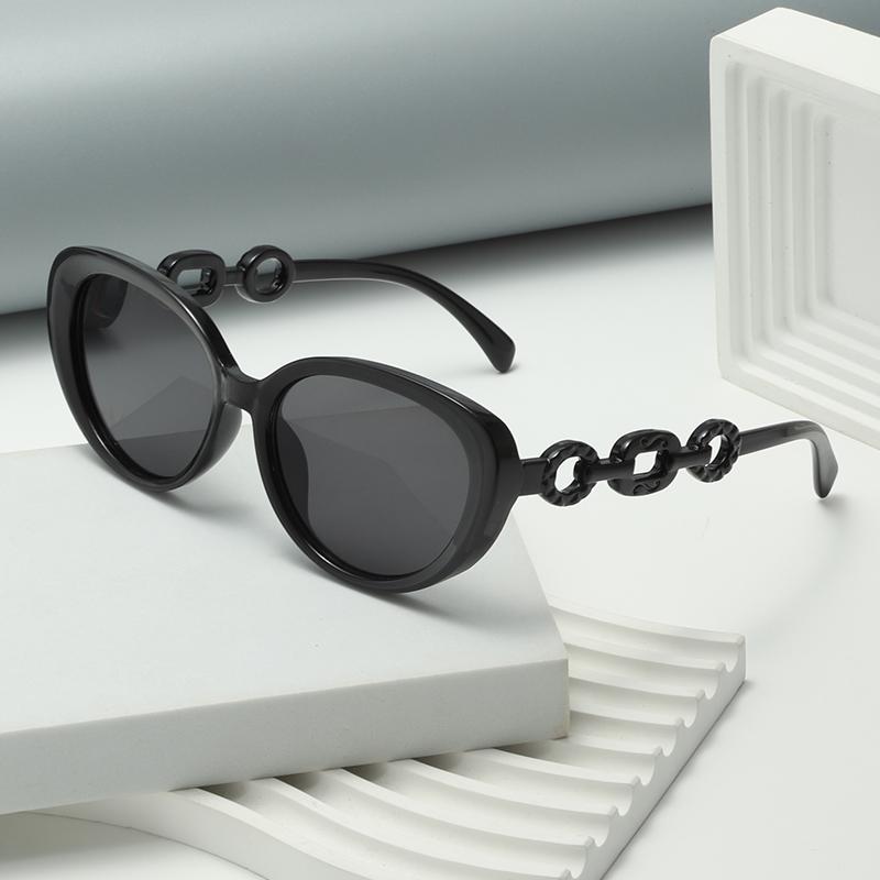 New Fashion Cat Eye Sunglasses Women Trendy Chain Temple Personalized Design 77111