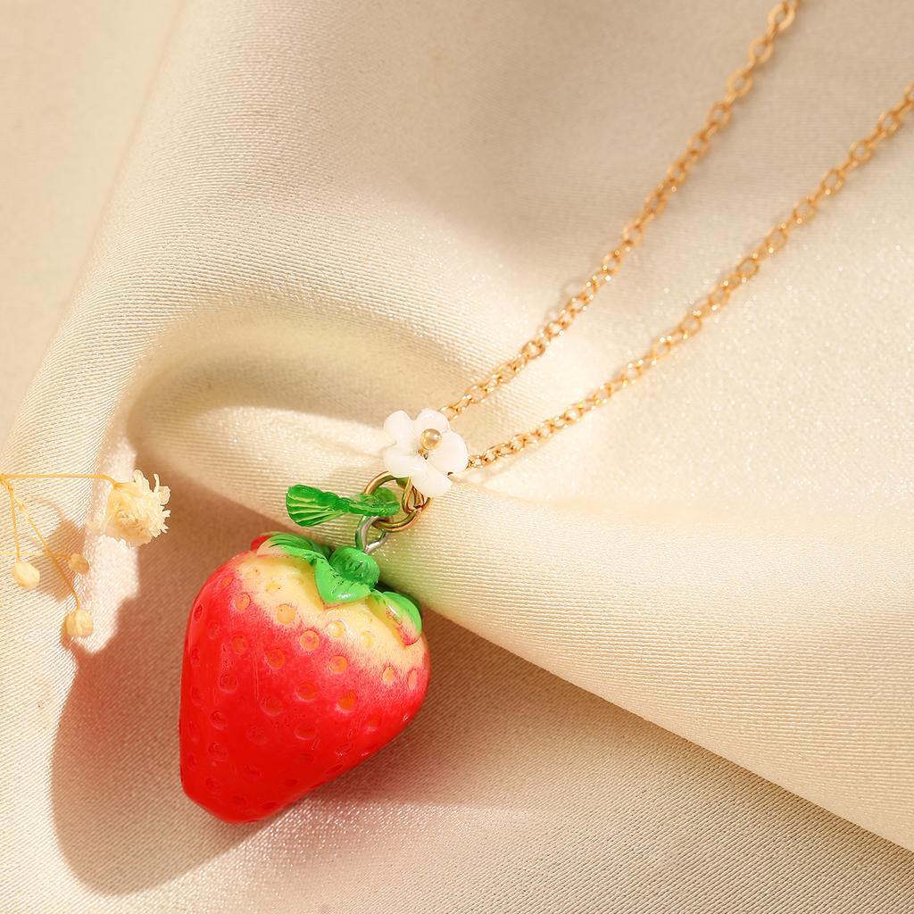 LATS Cute Sweet Strawberry Necklace for Women Versatile Peach Clavicle Chain Spring Summer Fruit Accessories