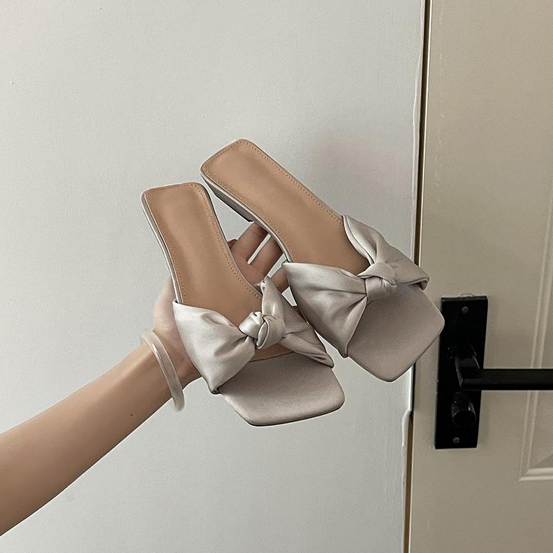 

Летние женские шлепанцы с квадратным носком и бантом-бабочкой, модные шлепанцы на низком каблуке, женские уличные сандалии для вечеринки 35 серебряный