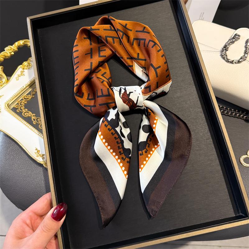 68Cm Leopard Print Carriage Printed Scarf Women S Spring And Summer New Imitation Silk Scarf Retro Versatile Shawl Headscarf