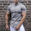 Camicia da Uomo a Maniche Corte in Tinta Unita con Colletto a Revers - Vestibilità Muscolosa