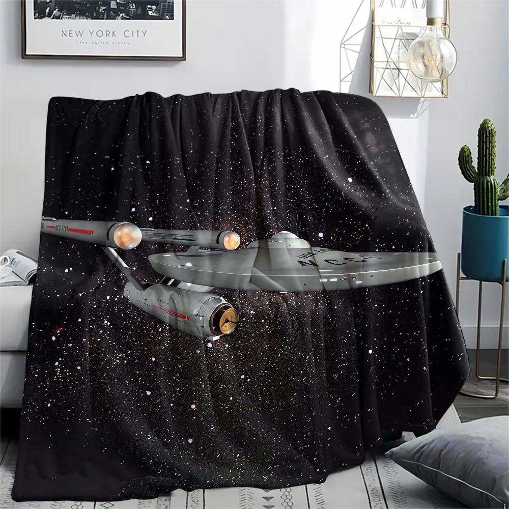 1Pc Millennium Falcon Print Flannel Blanket, High quality Comfortable for All Seasons, Home Decor, Warmth and Comfort, Perfect for Christmas Gifts