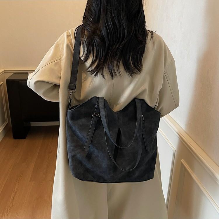 New large-capacity tote bag women's simple casual retro tote bag trendy fashion popular underarm shoulder bag