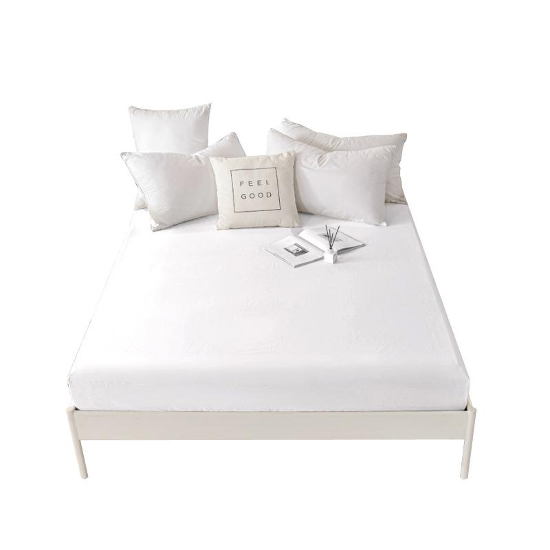 White Non-Slip Mattress Cover - Fitted Bedspread for 1.8m Beds, Ideal for Hotel and Guesthouse Use