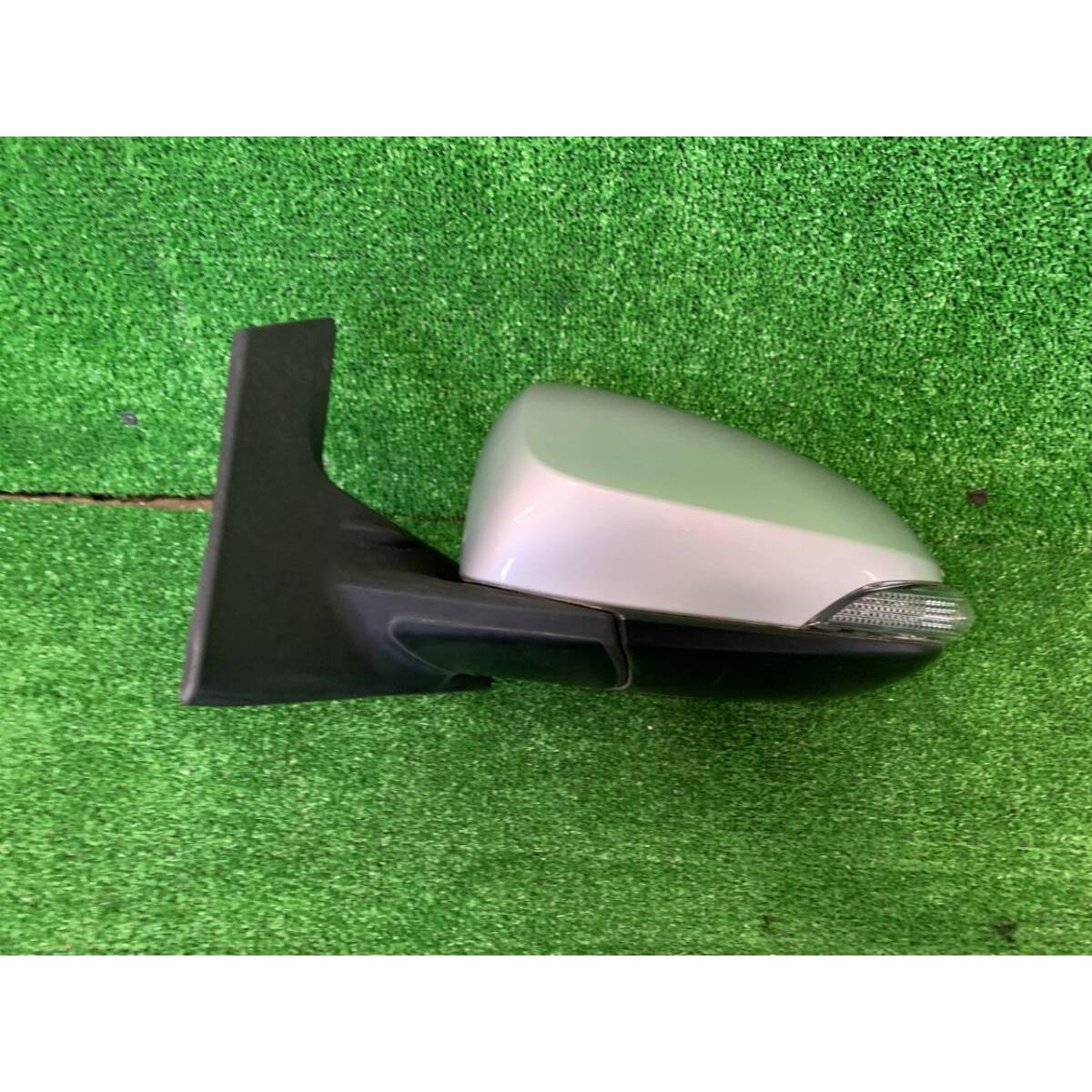 NHP10 Aqua Early Door Mirror Side Mirror Left 7 Pin 1F7 Silver 87940-52D50
