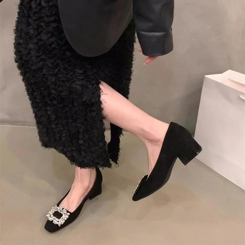 

Модная обувь на каблуках Женская прозрачная повседневная женская обувь Модис Кристалл Элегантная Лето 2024 Стразы Новинка 35 чёрный