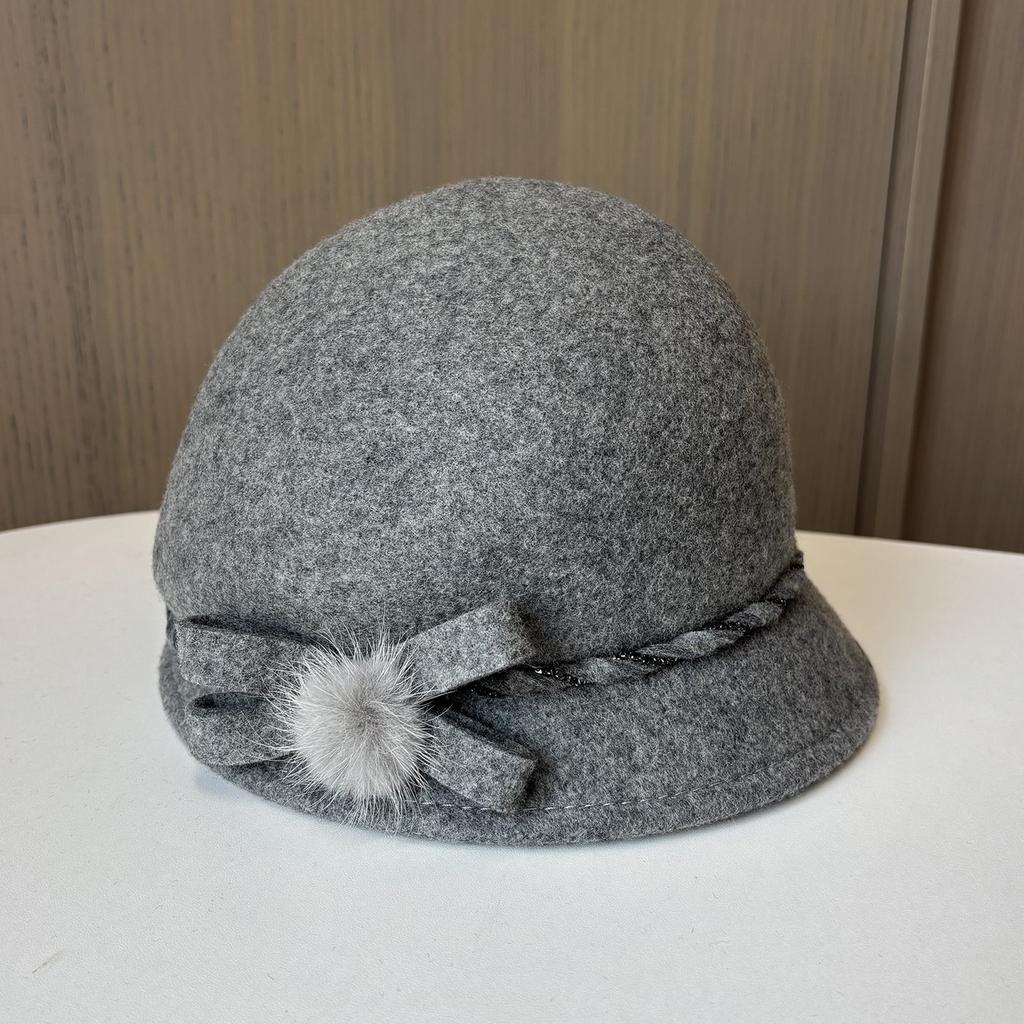 Fashion Beret Women'S Autumn And Winter Woolen Top Hat Cute Hairball Dome Basin Hat Elegant Styling Dome Felt Hat