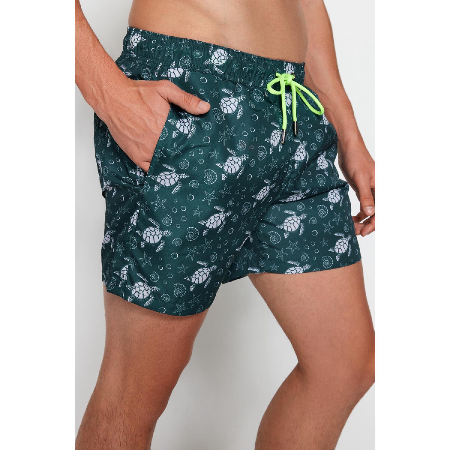 

Изумрудно-зеленые мужские морские шорты с принтом черепахи Tmnss20ds0007