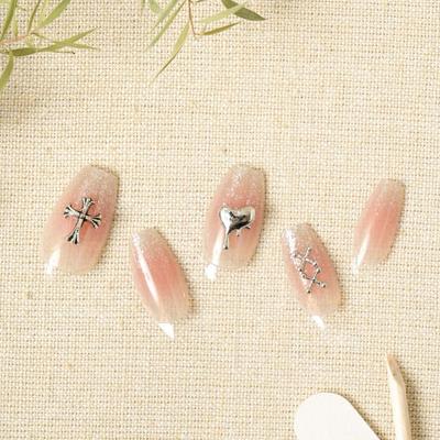 Too Cool For School Real Wear Unhas Postiças Caixão Prata Romântico