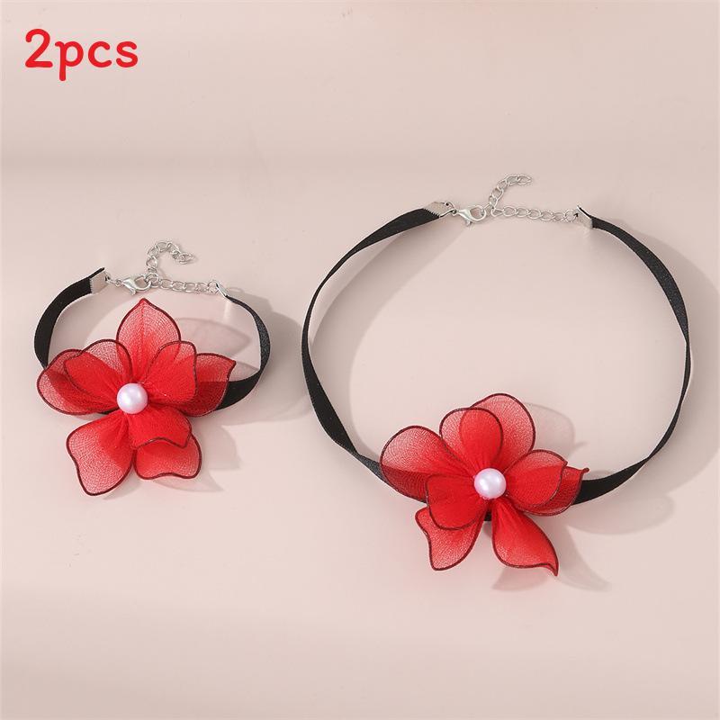 Collier Fleur en Forme de Cœur avec Matière en Maille et Chaîne Classique pour Style Féminin