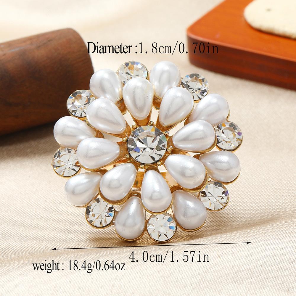 Retro and exaggerated Bohemian ethnic style ring, fashionable and creative, diamond studded pearl design, electroplated ring