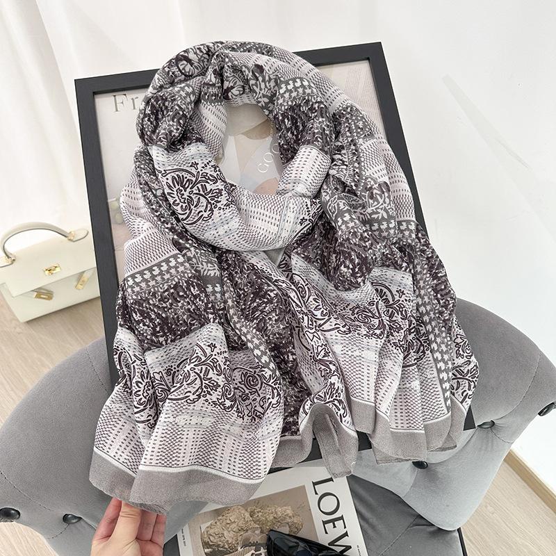 Elegant Women Retro Beach Silk Scarf Striped Print Wrap Shawl Lady Sunscreen Bandanas Hijab Scarve Pareo Headscarf Casual Boho