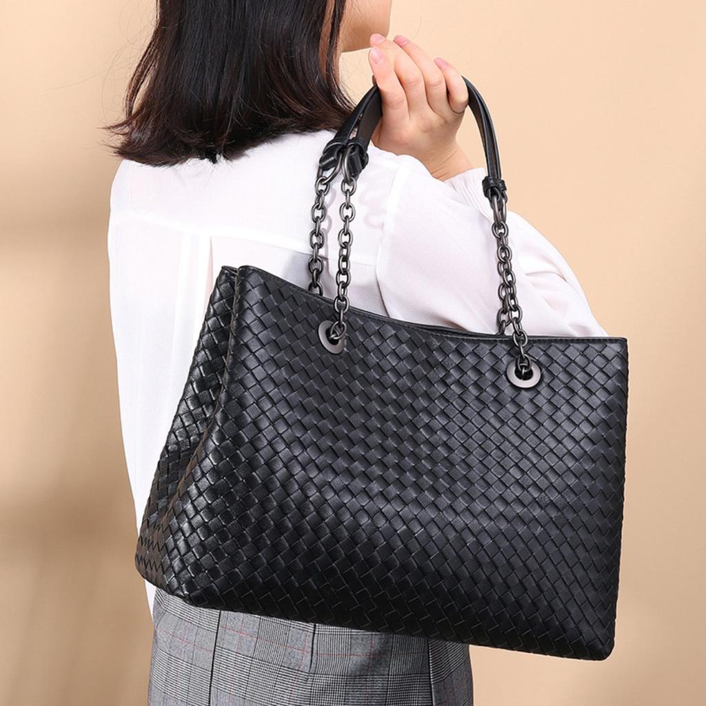 Trendy new first-layer sheepskin women's bag women's shoulder bag large-capacity fashion woven versatile light luxury