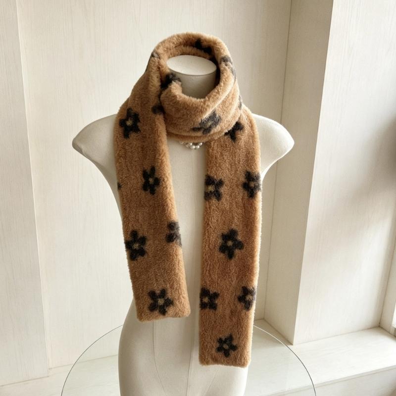 Thickened Plush Scarf with Warm Texture and AntiStatic Design for Adult Teens Cold and Breezy Weather Winter Activity Wear