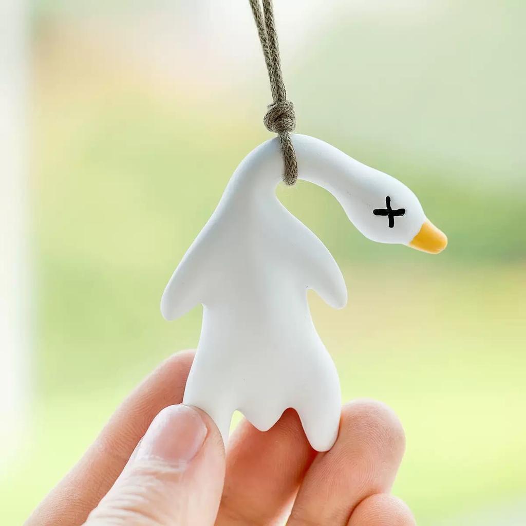 1pc Creative Color Changing Duck Car Pendant Bag Accessories With UV Color Changing Duck Roasted Duck Fly Decoration Cute Keychain Birthday Gift