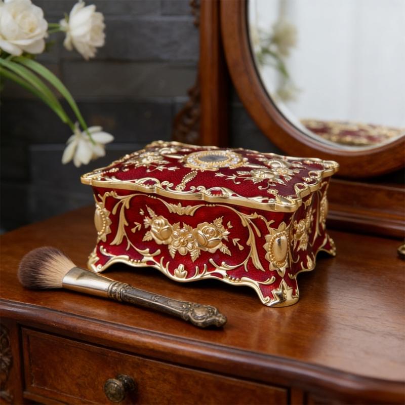Elegant European Rose Engraved Metal Jewelry Box For Rings Necklaces Earrings With Soft Lining