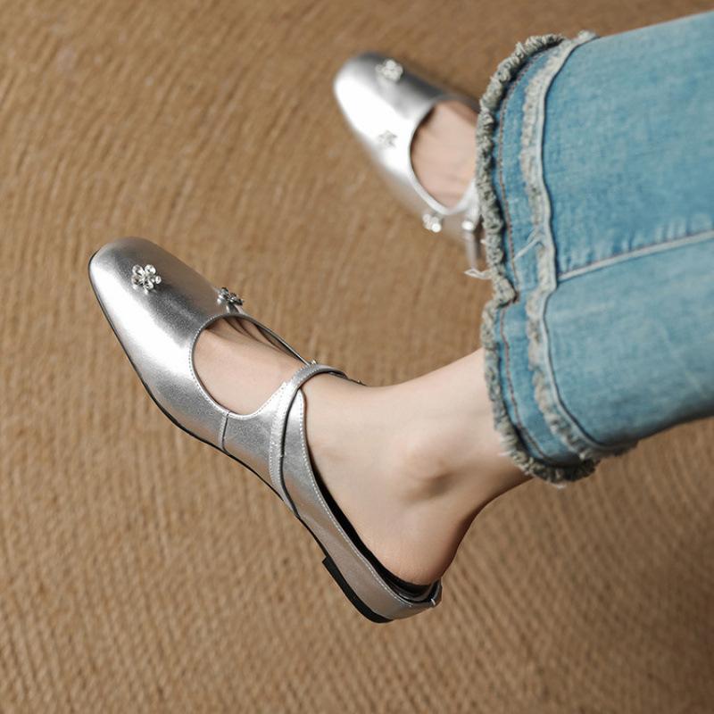 New Women's Flat-bottomed Slippers Summer One-pedal Slippers Beef Tendon Soft Sole Solid Color Leather Women's Shoes Casual Large Size Shoes