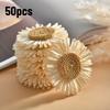 50 Stück Künstliche Gänseblümchen & Sonnenblumen 4 Farben Natürliches Raffia-Material DIY Basteln Hochzeit Haarschleier Tischmittelstück Dekoration
