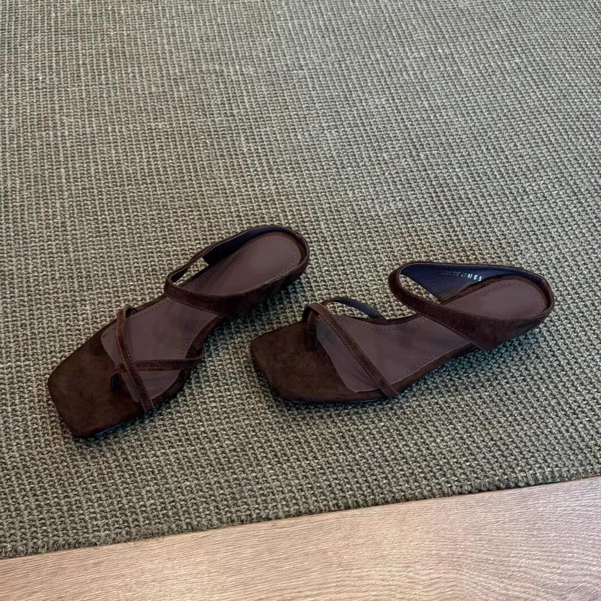 

Fashion French Style Women Natural Suede Leather Narrow Slip On Slippers 2025 Summer Elegant Ladies Slim Dress Women Sandals Shoes 35 коричневый