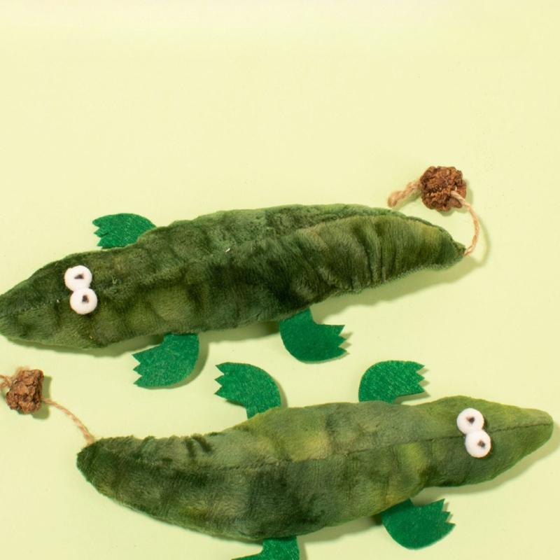 

Plush Crocodile Cat Toy Catnip Filled Crinkle Worm Leaf Paws for Kitten Teething Interactive Bite Resistant Play Silvervine Cat