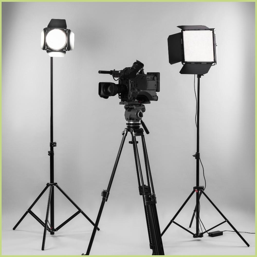 Tripod lighting stand for photographic studio lamps, foldable, 2.1 m, 15 kg