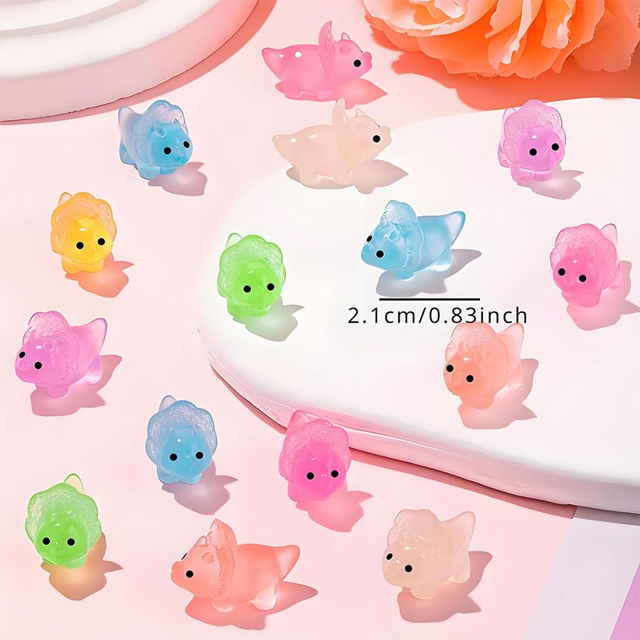 10 / 20pcs Luminous Mini Resin Dinosaur Glow in The Dark Tiny Triceratops Animal Figures Ideal for DO-IT-YOURSELF Fairy Garden Glass Container