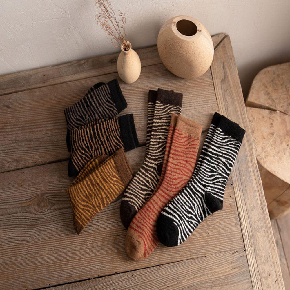 

Fashion Design Temperament Solid Colors Women Socks Korean Style Hosiery Wool Socks Mid-calf socks чёрный/хаки