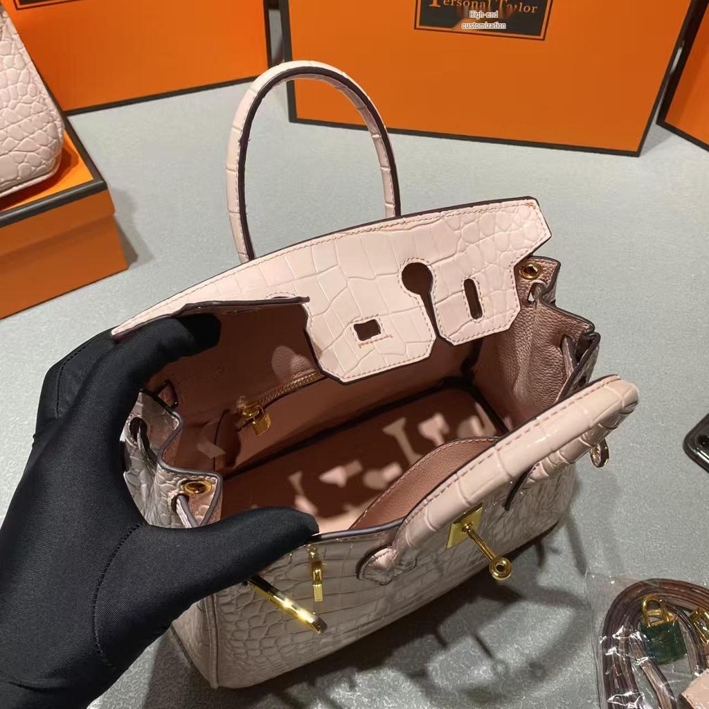 Crocodile Pattern Platinum Handbag - New European American Fashion Large Commute Bag for Women