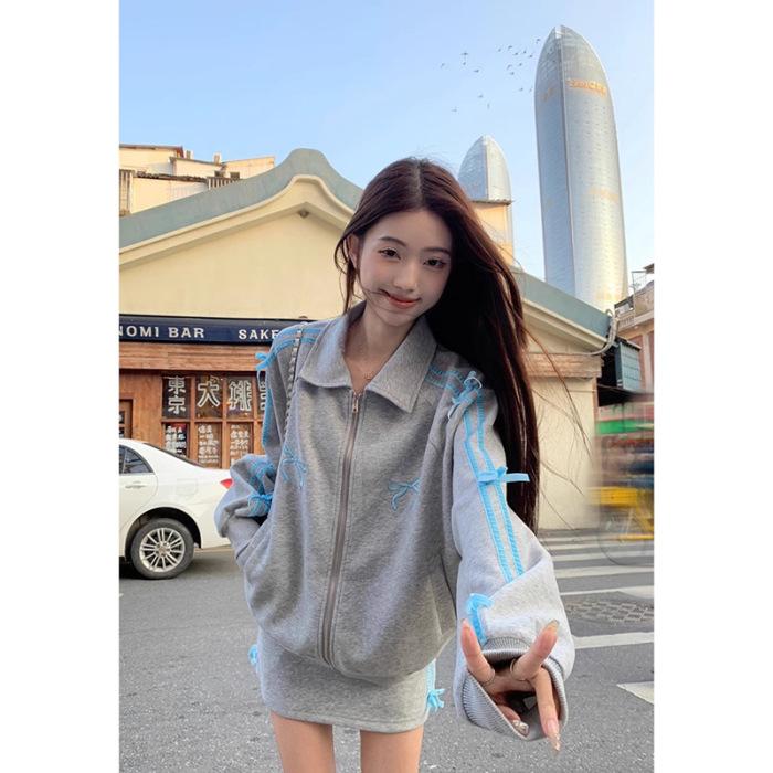 

Женский повседневный комплект из двух предметов: Свитшот-куртка с бантом и юбка с запахом на бедрах (Варианты мини и миди) для осени. Extra Large