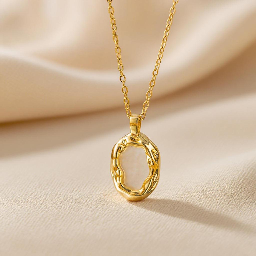 Elegant Light Luxury Zircon Necklace for Women - Gold-Plated, Simple Clavicle Chain