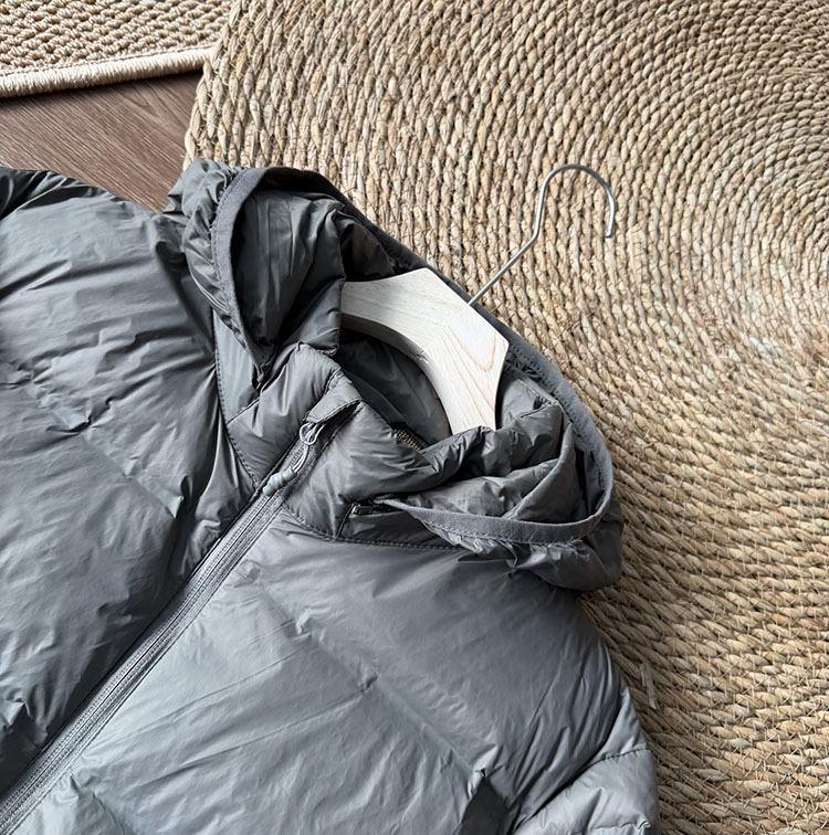 Unisex Lightweight Down Jacket: High-Quality, Stand-up Collar, for Autumn/Winter Outdoor Mountaineering