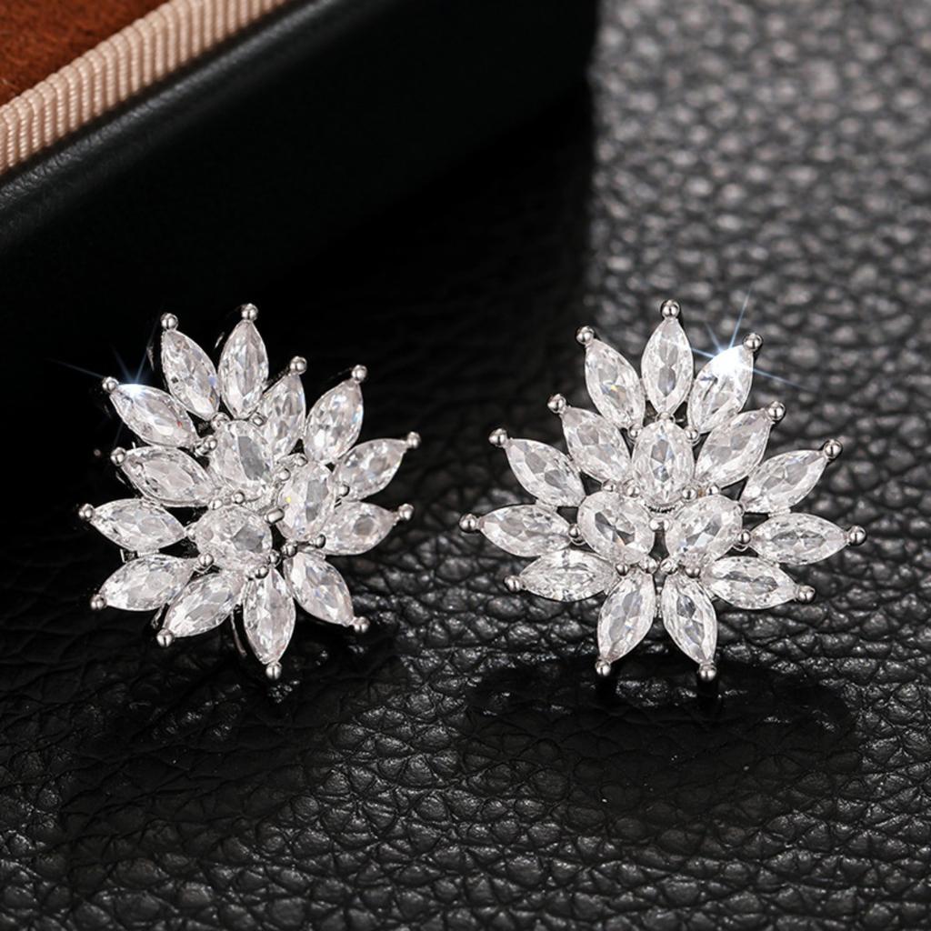 Marquise-Schliff Florale Zirkon-Ohrringe Zierliches Nischen-Design Ohrringe