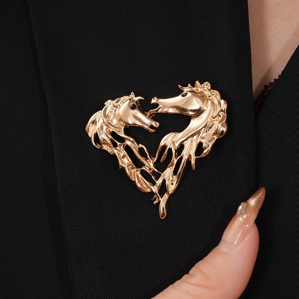 Horse Year Zodiac Animal Pins Zinc Zinc Alloy Hollow-out Metal Pony Badge Pin Zodiac Horse Head Brooch Gift