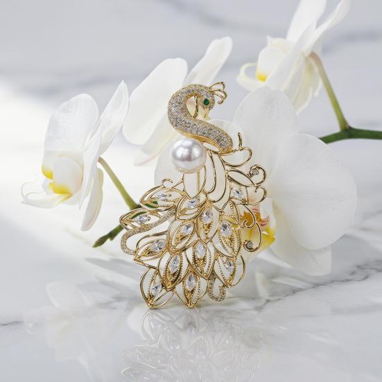 Brooch Pin Anti-Exposure Buckle Peacock Feather Design Pin with Imitation Pearls Cubic Zirconia Suits Coats Sweaters Badge