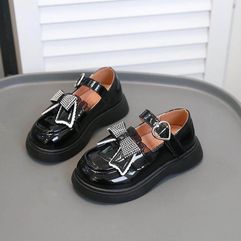 

Туфли принцессы для девочек 2025 осень корейская версия повседневные туфли с квадратным вырезом Обувь для выступлений и танцев для девочек Британские маленькие кожаные туфли 27-31 yards whole box shot 50 pairs чёрный