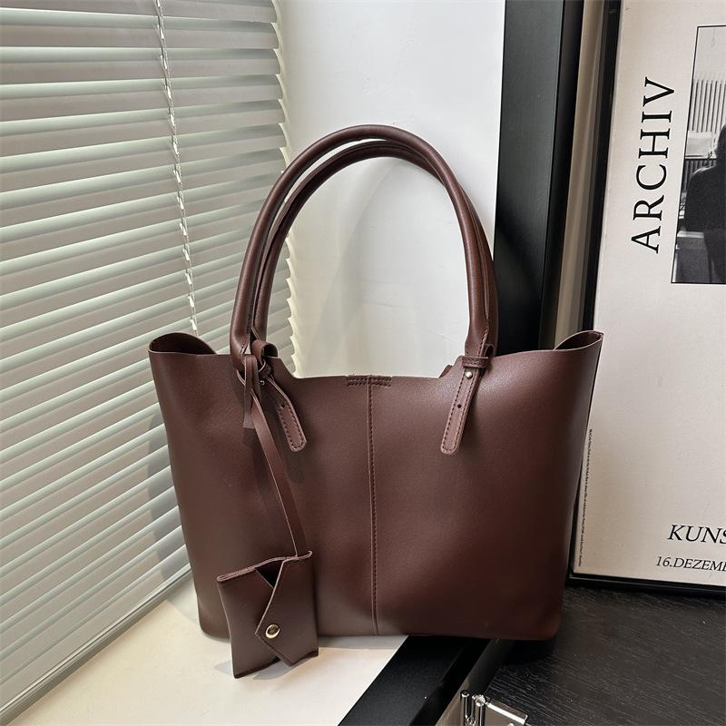 Large-capacity bag women's spring high-value new simple casual shoulder bag high-end texture tote bag