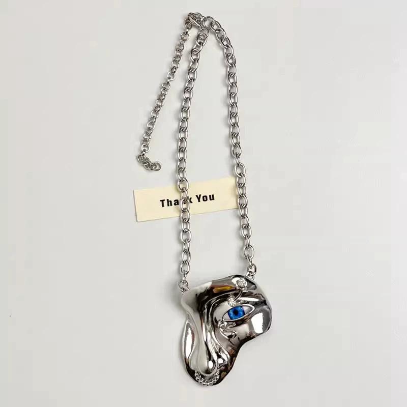 

Fashionable and exaggerated design half-face mask pendant Cuban necklace light luxury retro individual necklace for women Other