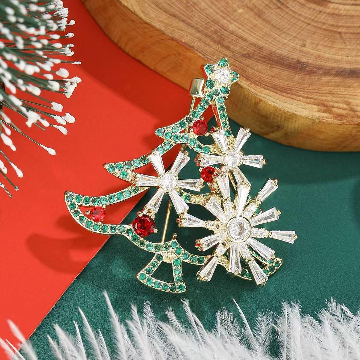 

Christmas Tree Brooch And Alloy Rhinestone Brooch Are Versatile Christmas Decorations One Size білий